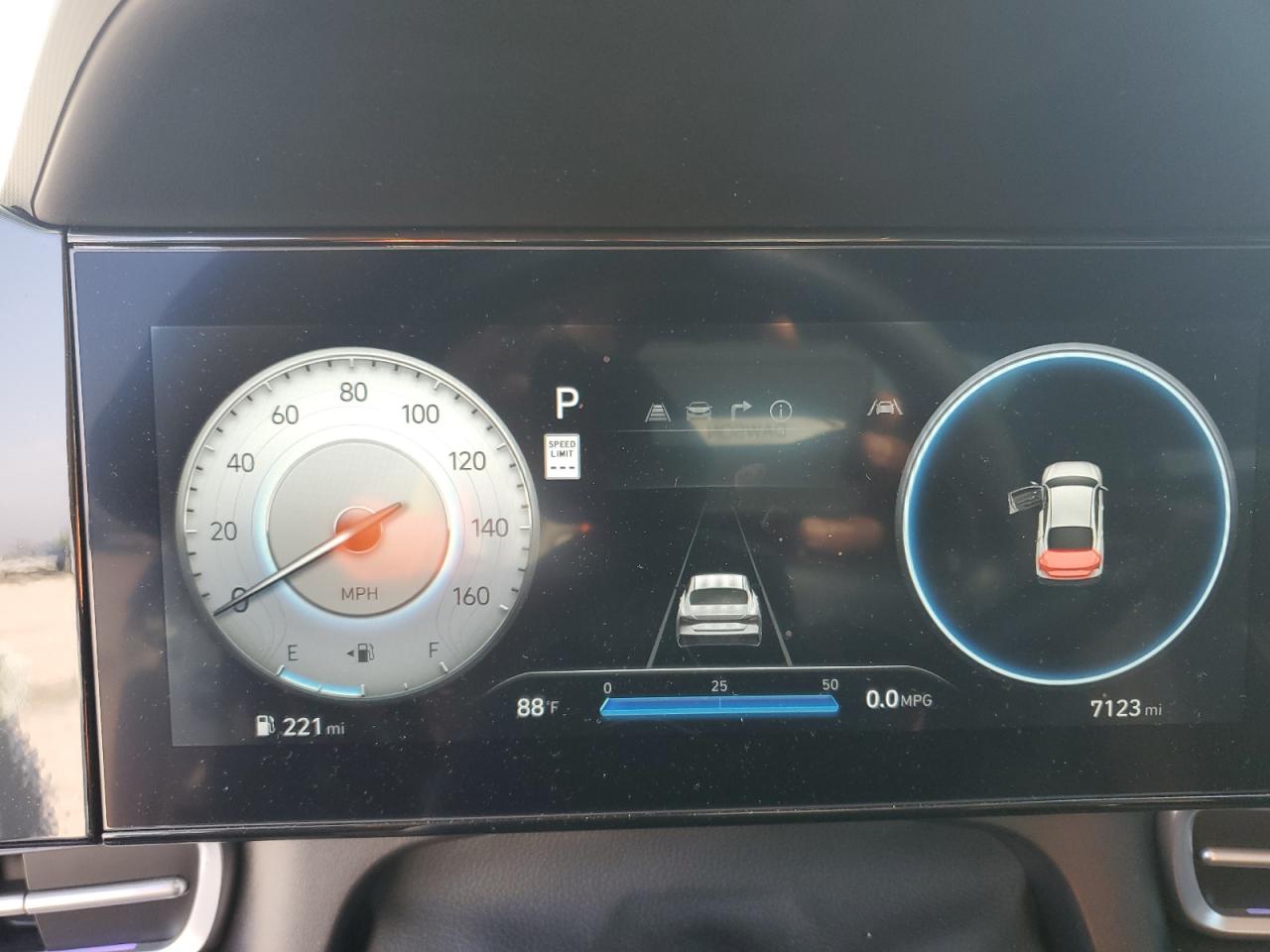 2024 HYUNDAI ELANTRA SEL photo 9
