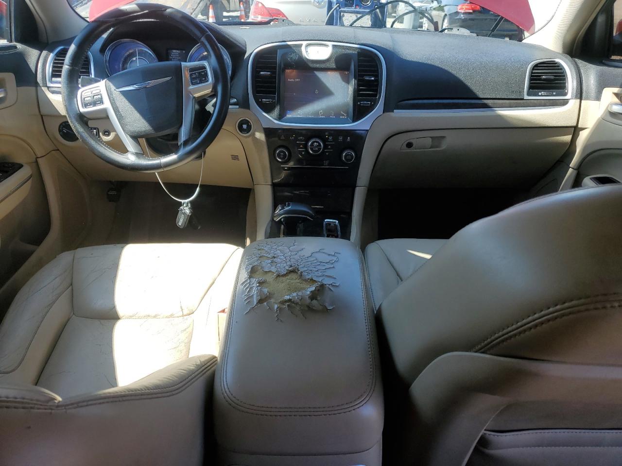 2014 CHRYSLER 300 photo 8