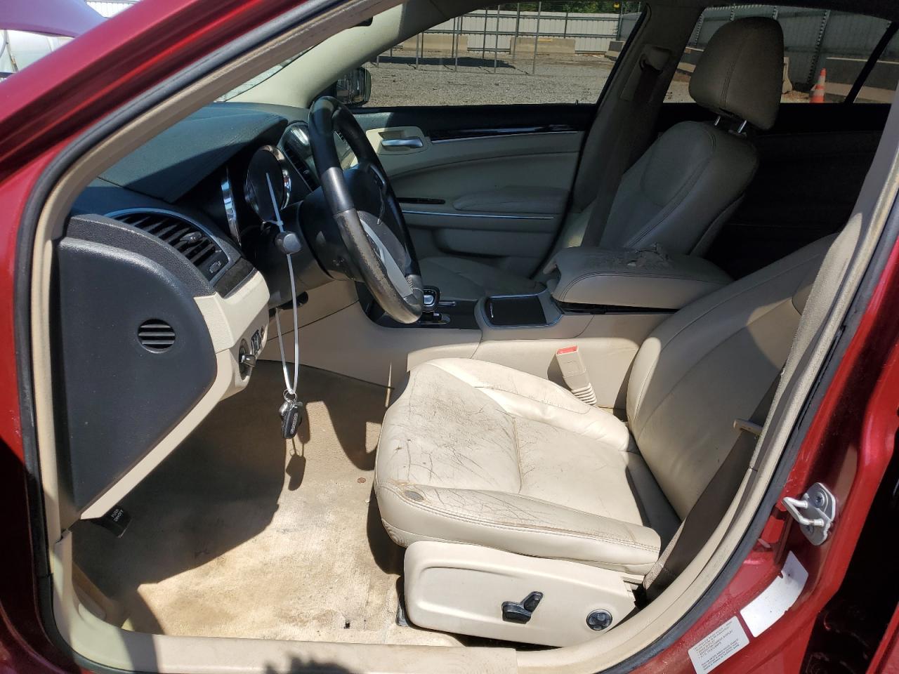 2014 CHRYSLER 300 photo 7