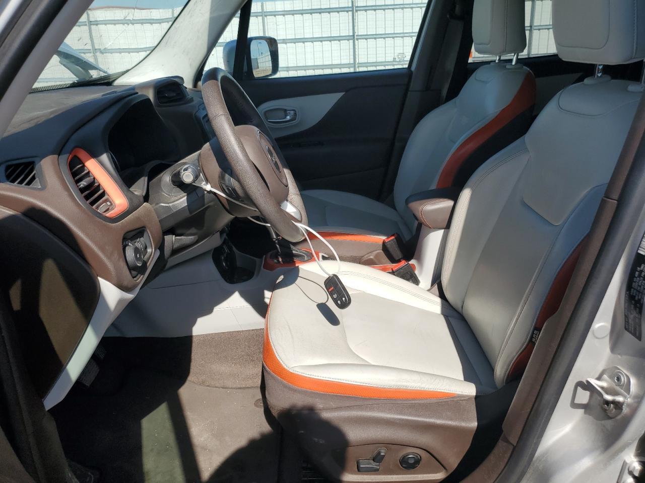 2017 JEEP RENEGADE LIMITED photo 19