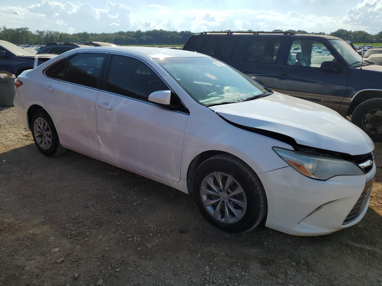 2015 TOYOTA CAMRY LE photo 7