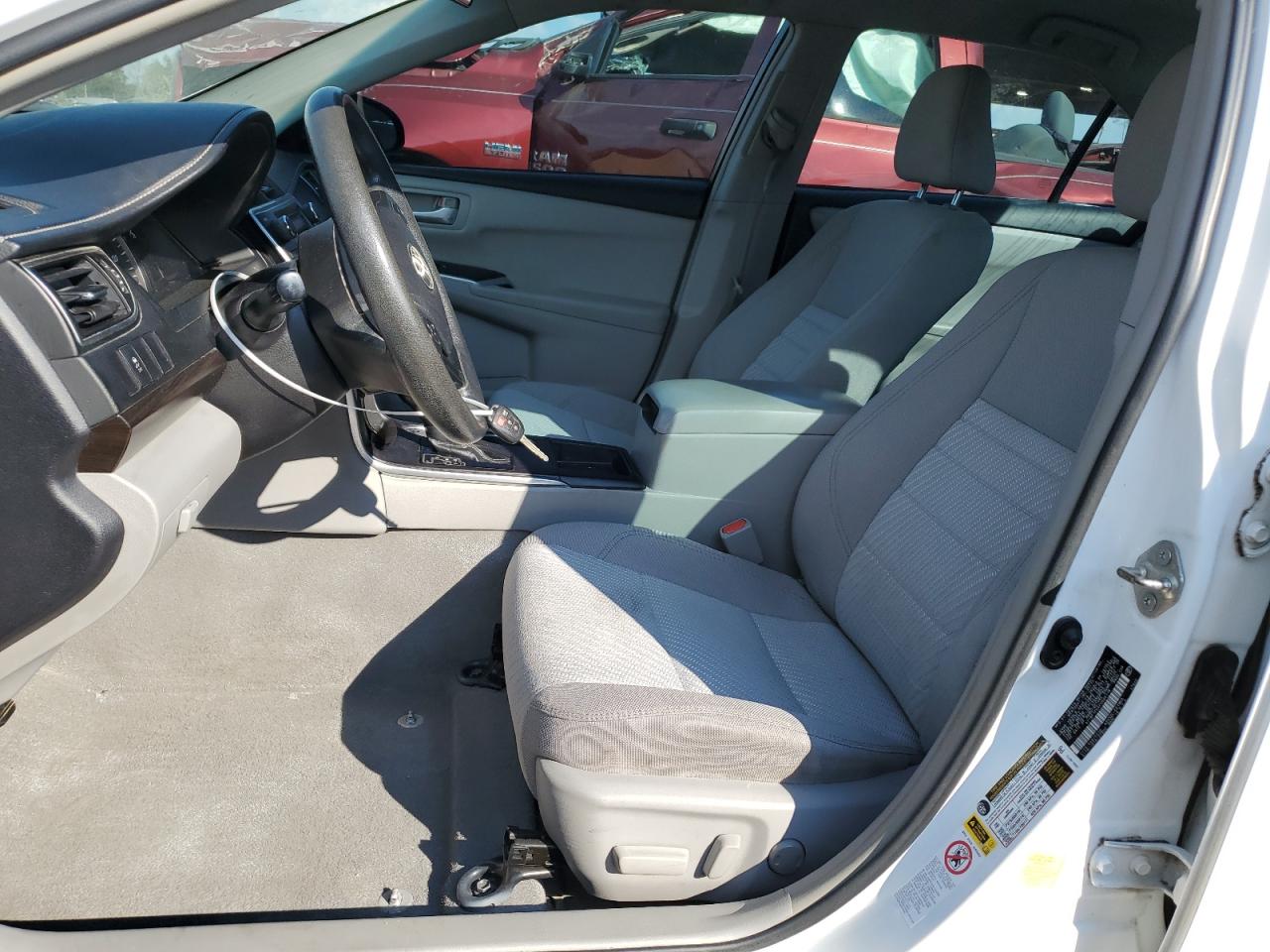 2015 TOYOTA CAMRY LE photo 13