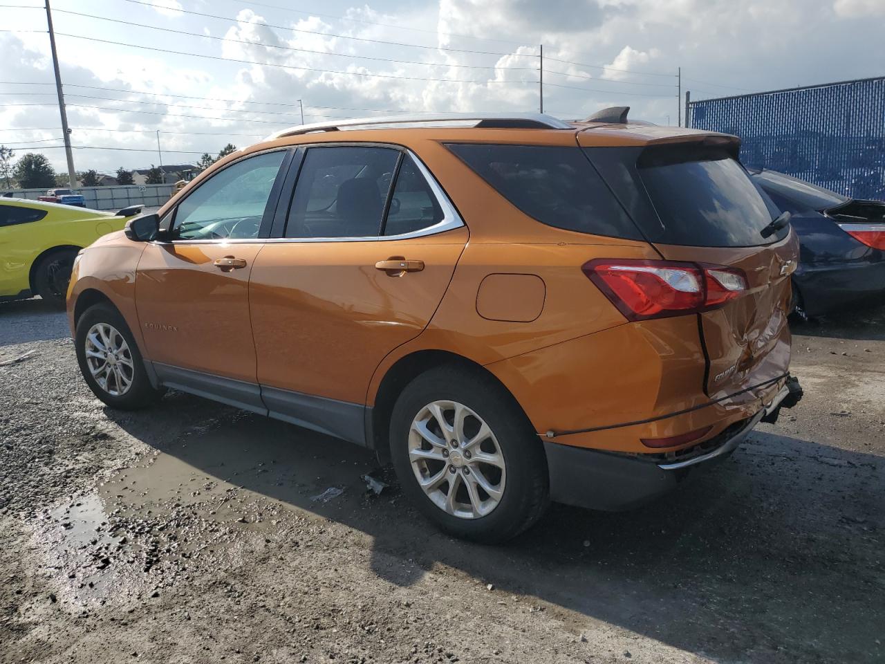 2018 CHEVROLET EQUINOX LT photo 2