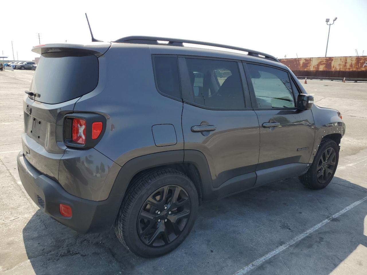 2019 JEEP RENEGADE LATITUDE photo 3