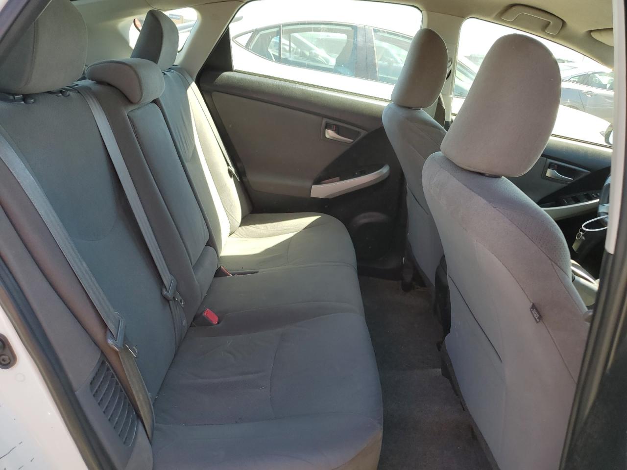 2015 TOYOTA PRIUS photo 10
