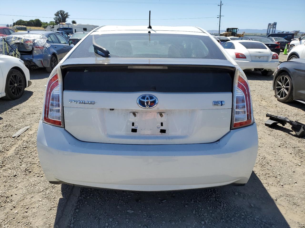 2015 TOYOTA PRIUS photo 6