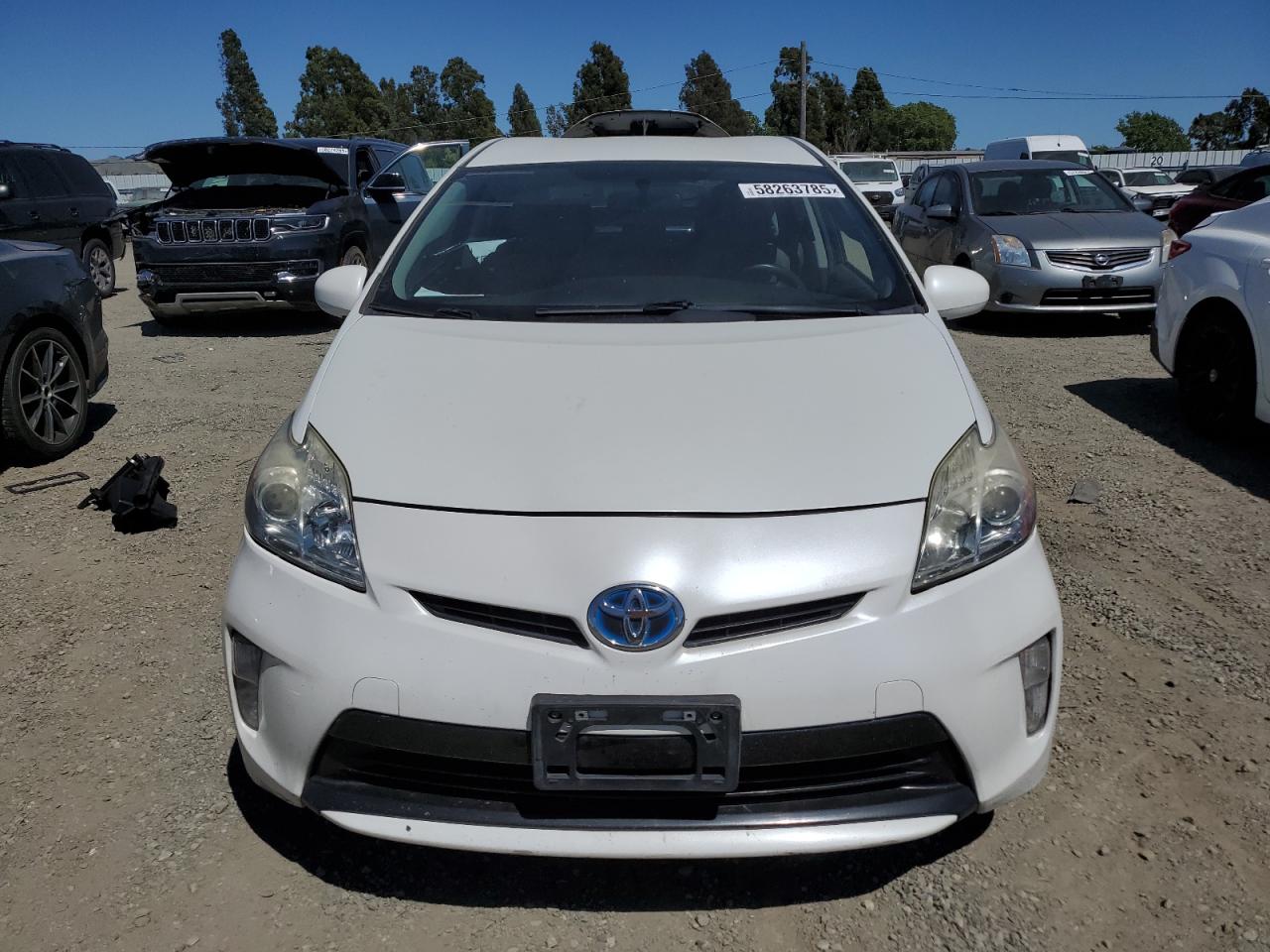 2015 TOYOTA PRIUS photo 5