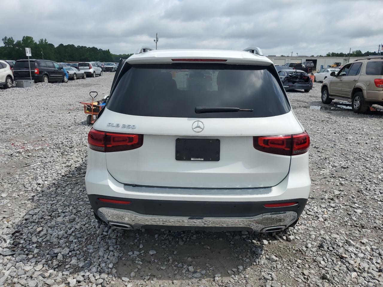 2021 MERCEDES-BENZ GLB 250 photo 6