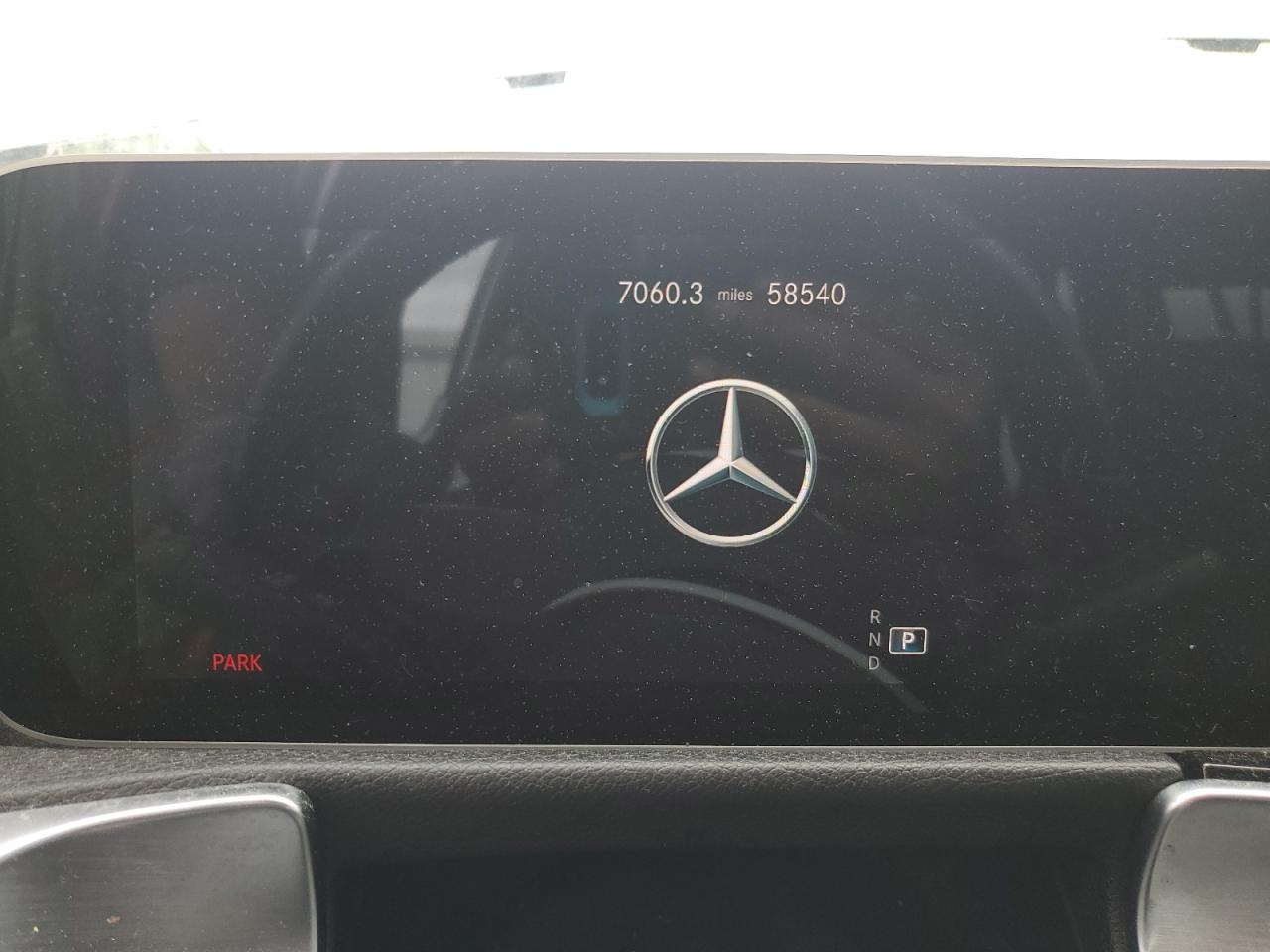 2021 MERCEDES-BENZ GLB 250 photo 9