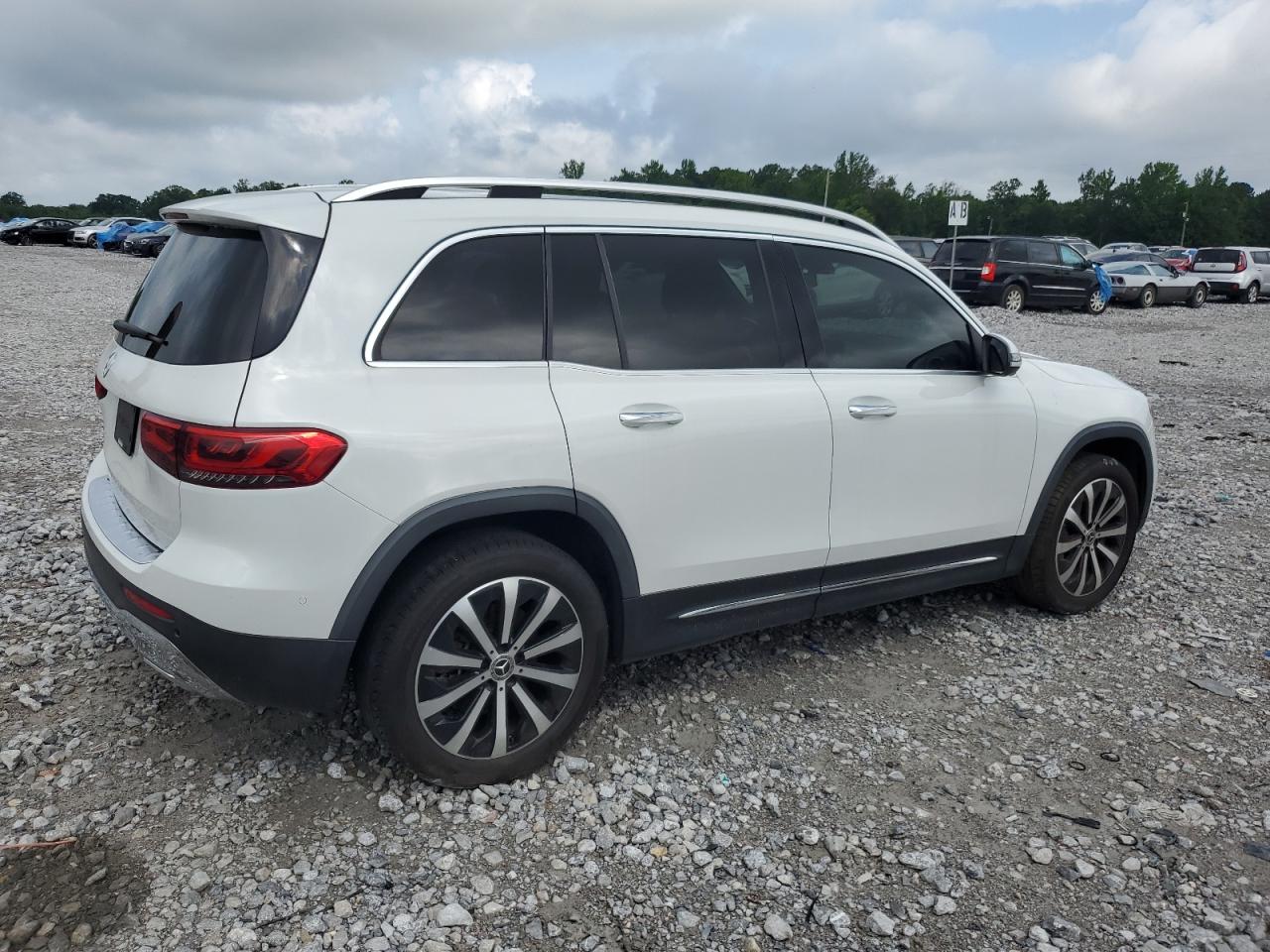 2021 MERCEDES-BENZ GLB 250 photo 3