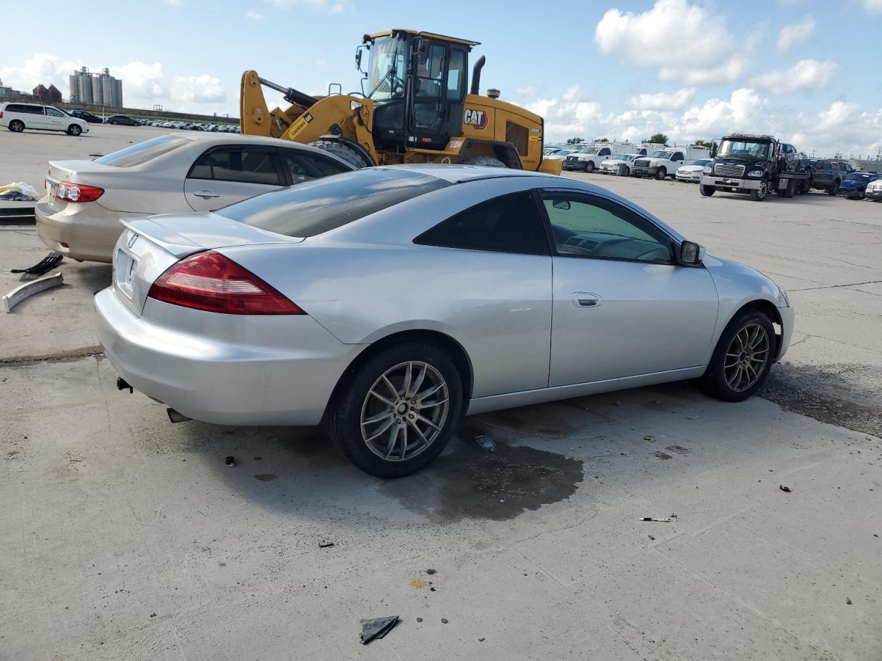 2005 HONDA ACCORD LX photo 5