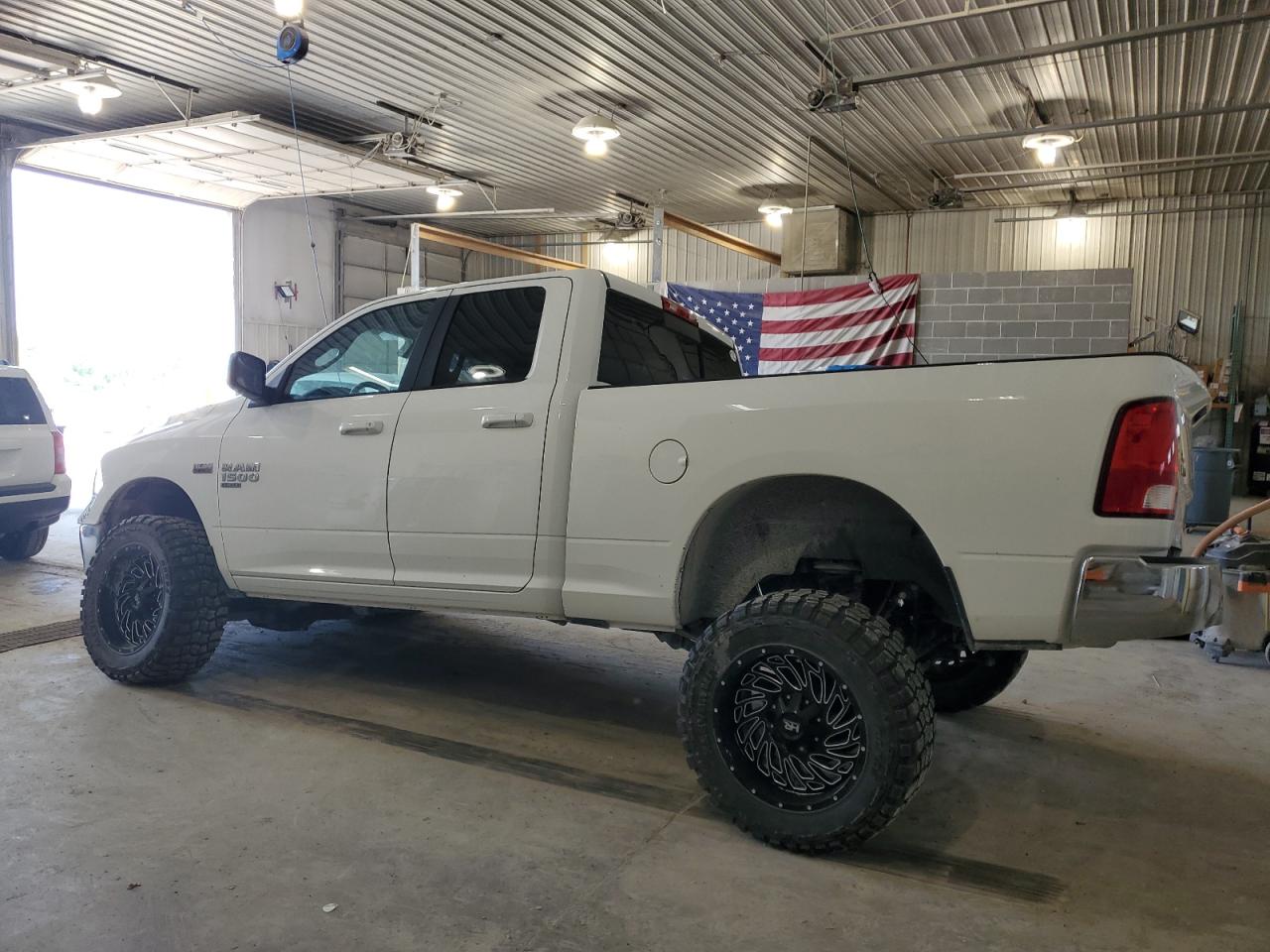 2019 RAM 1500 CLASSIC SLT photo 4