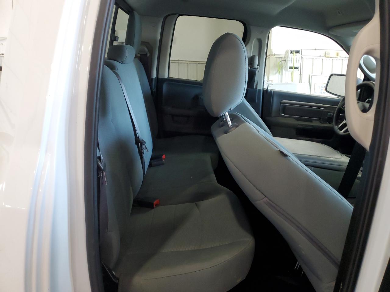 2019 RAM 1500 CLASSIC SLT photo 28