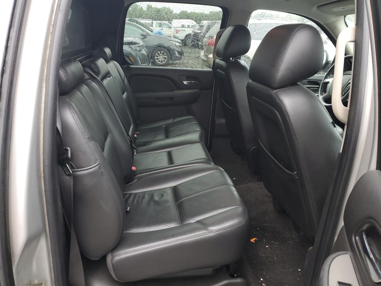 2010 CHEVROLET AVALANCHE LT photo 10