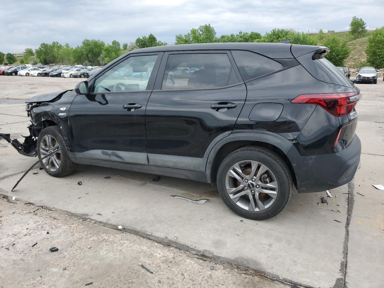 2023 KIA SELTOS LX photo 2