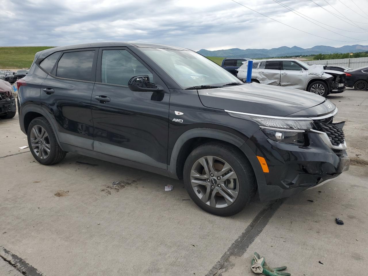 2023 KIA SELTOS LX photo 4