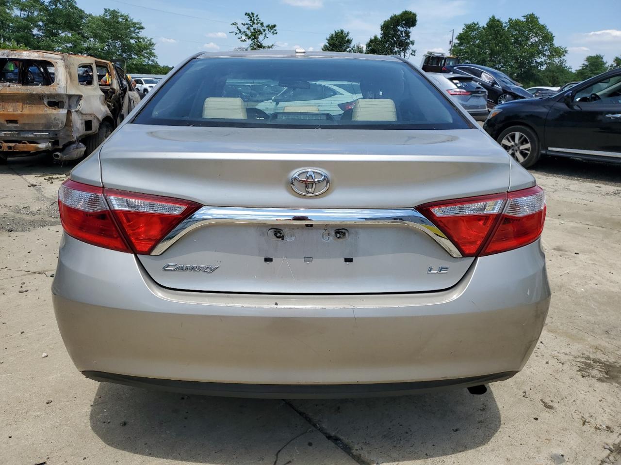 2017 TOYOTA CAMRY LE photo 6