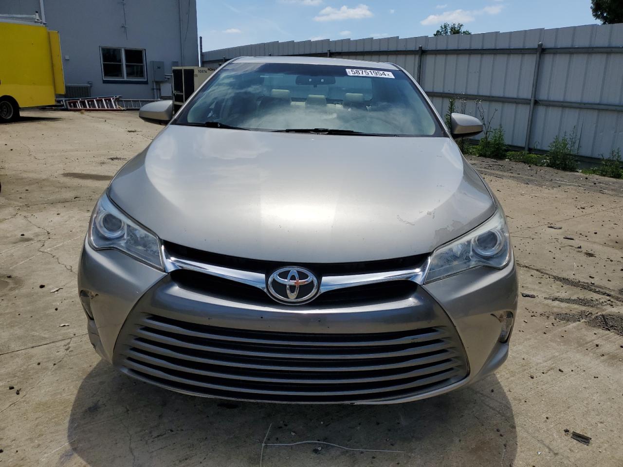 2017 TOYOTA CAMRY LE photo 5