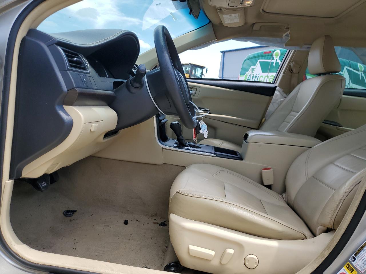 2017 TOYOTA CAMRY LE photo 7
