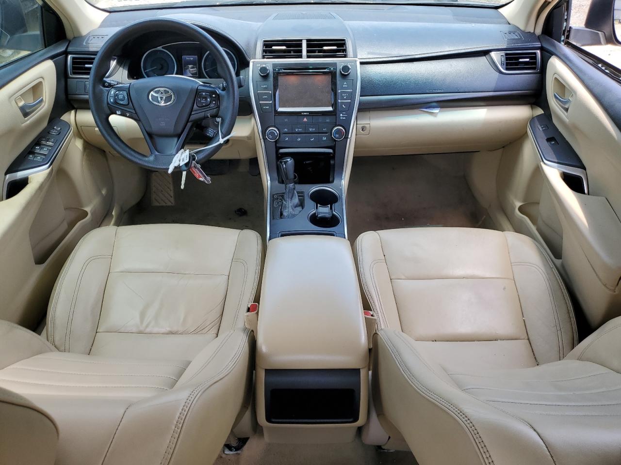 2017 TOYOTA CAMRY LE photo 8
