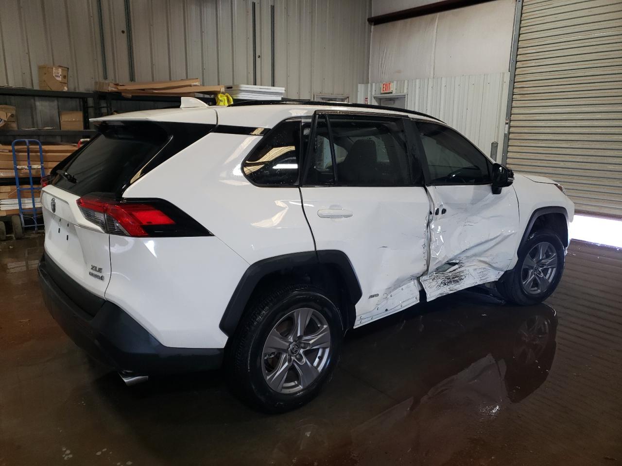 2024 TOYOTA RAV4 XLE photo 3
