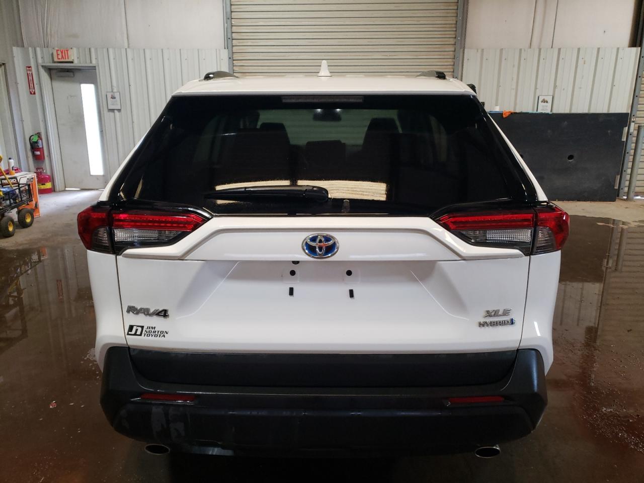 2024 TOYOTA RAV4 XLE photo 6