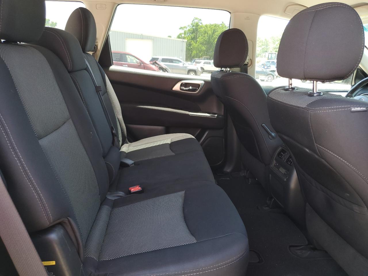 2017 NISSAN PATHFINDER S photo 19