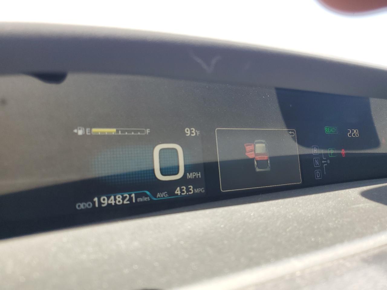 2017 TOYOTA PRIUS photo 9