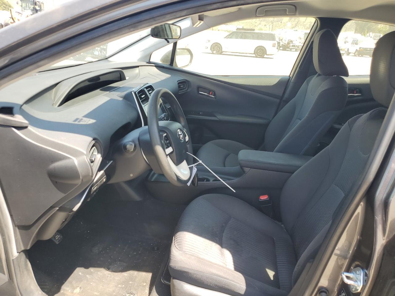 2017 TOYOTA PRIUS photo 7