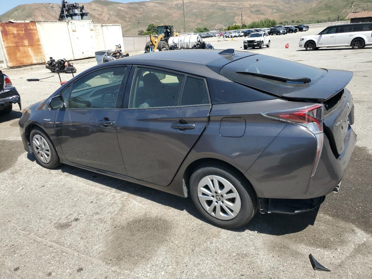 2017 TOYOTA PRIUS photo 2