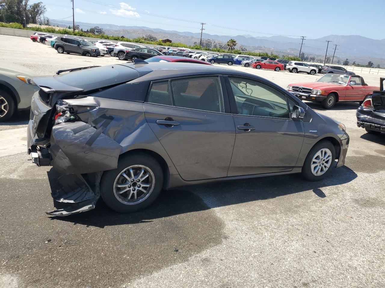 2017 TOYOTA PRIUS photo 3