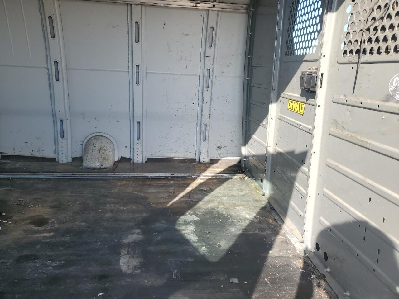 2012 GMC SAVANA G3500 photo 21