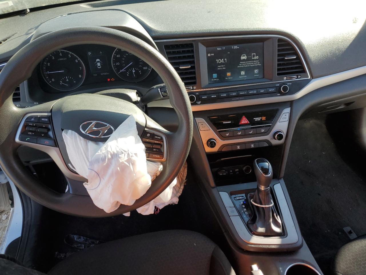 2018 HYUNDAI ELANTRA SEL photo 22