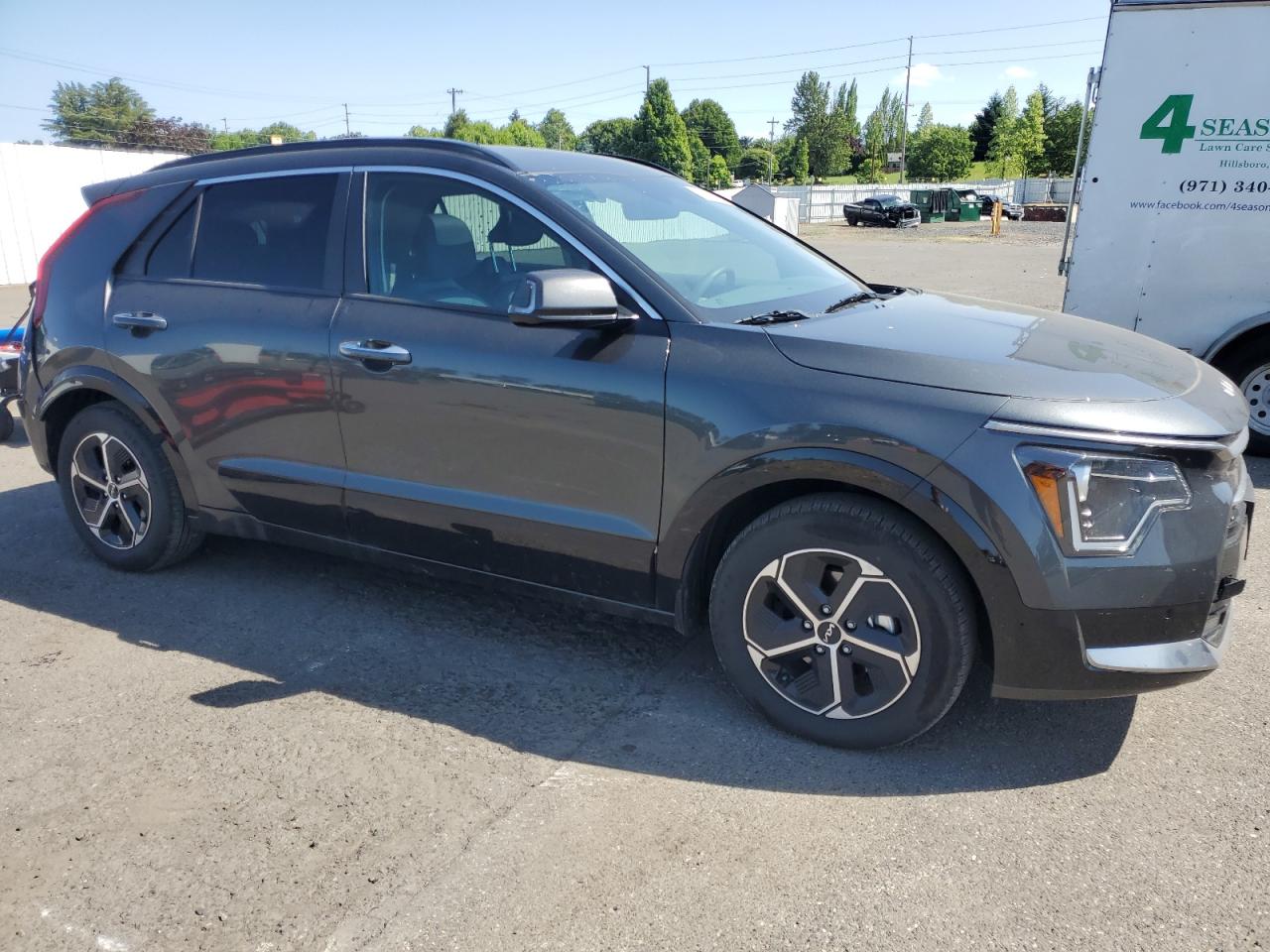 2025 KIA NIRO SX photo 10