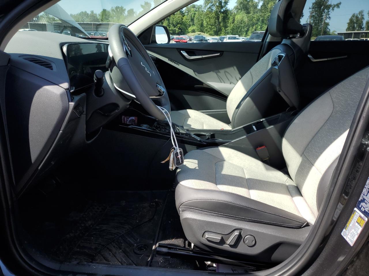 2025 KIA NIRO SX photo 19