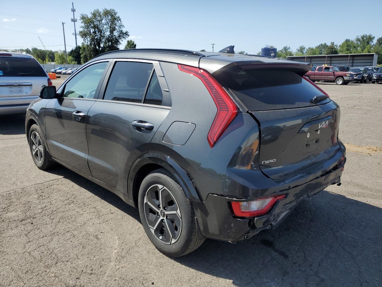 2025 KIA NIRO SX photo 4