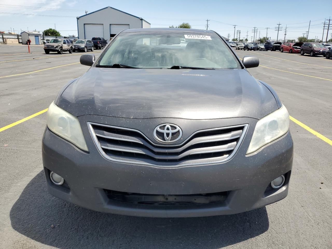 2010 TOYOTA CAMRY XLE photo 9