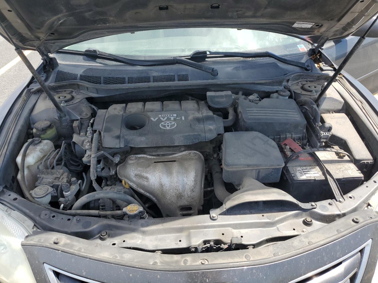 2010 TOYOTA CAMRY XLE photo 21