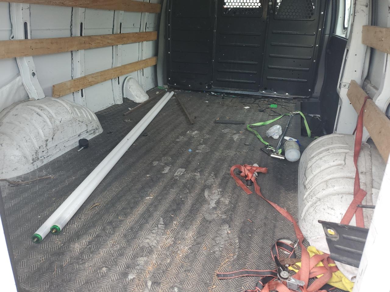 2019 GMC SAVANA G2500 photo 31