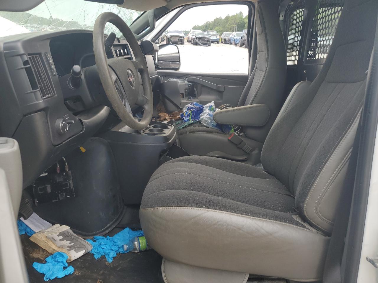 2019 GMC SAVANA G2500 photo 19