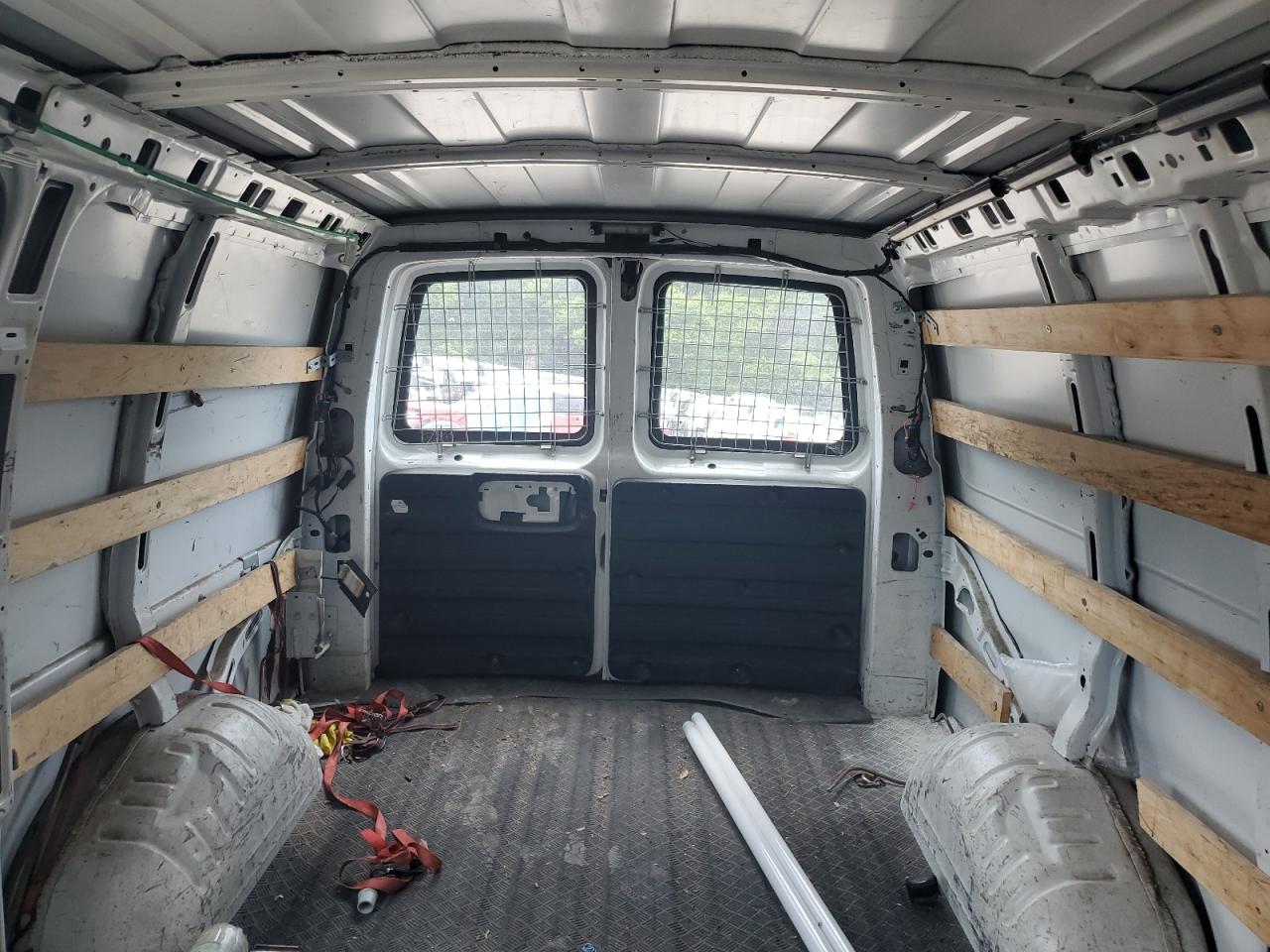 2019 GMC SAVANA G2500 photo 28
