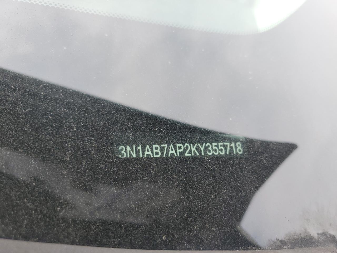 2019 NISSAN SENTRA SR photo 13
