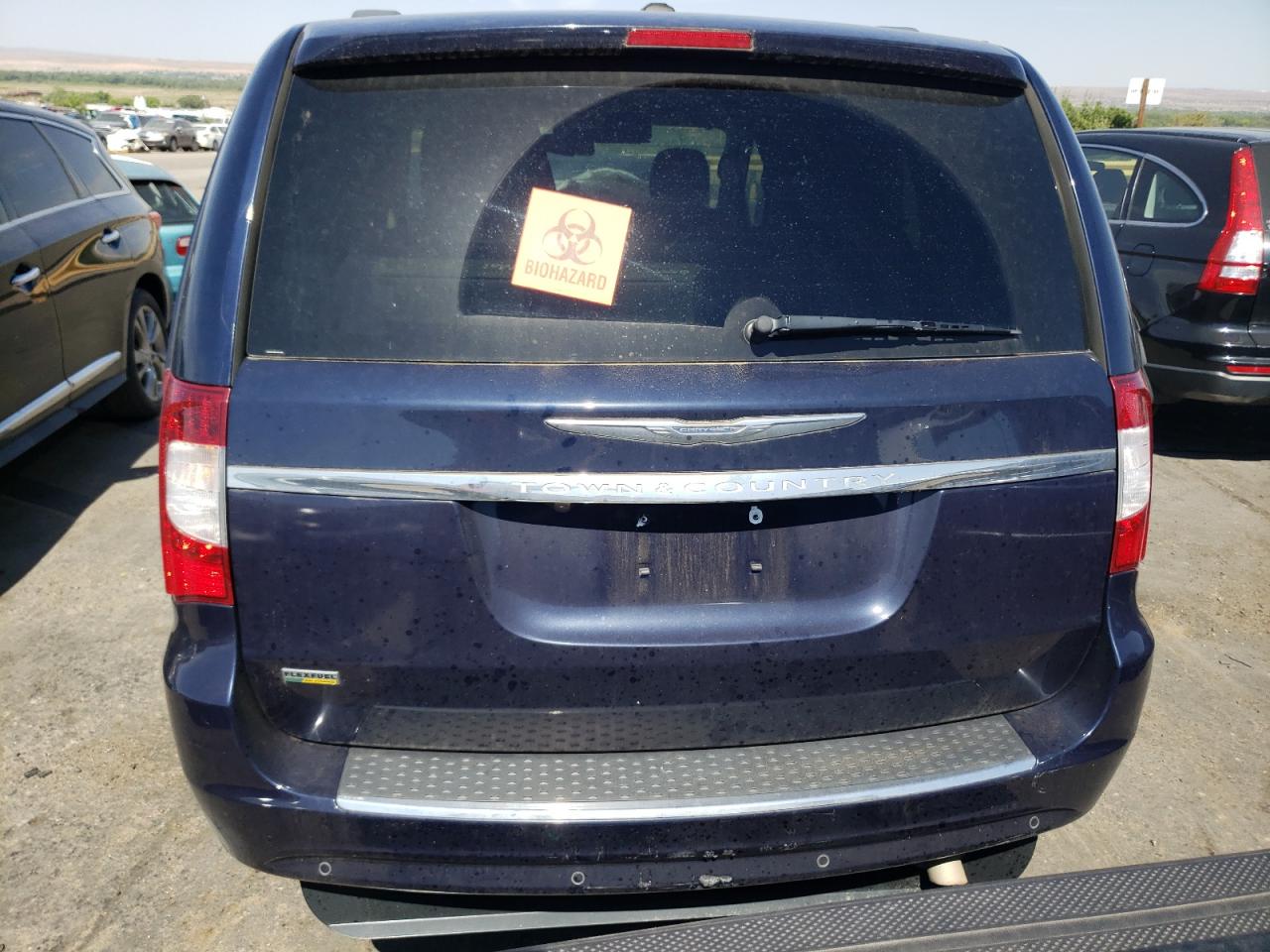 2013 CHRYSLER TOWN & COUNTRY TOURING L photo 11