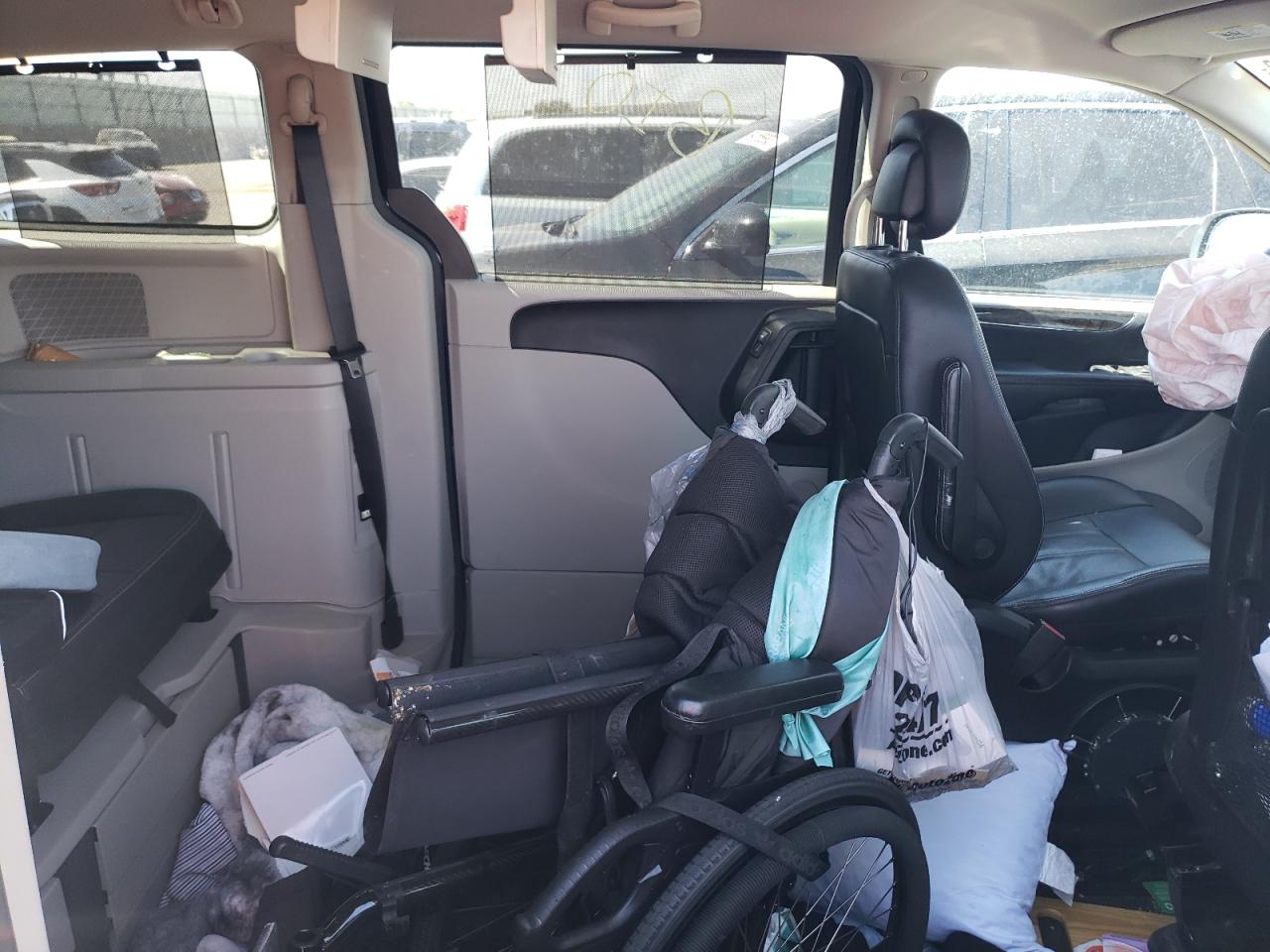 2013 CHRYSLER TOWN & COUNTRY TOURING L photo 21