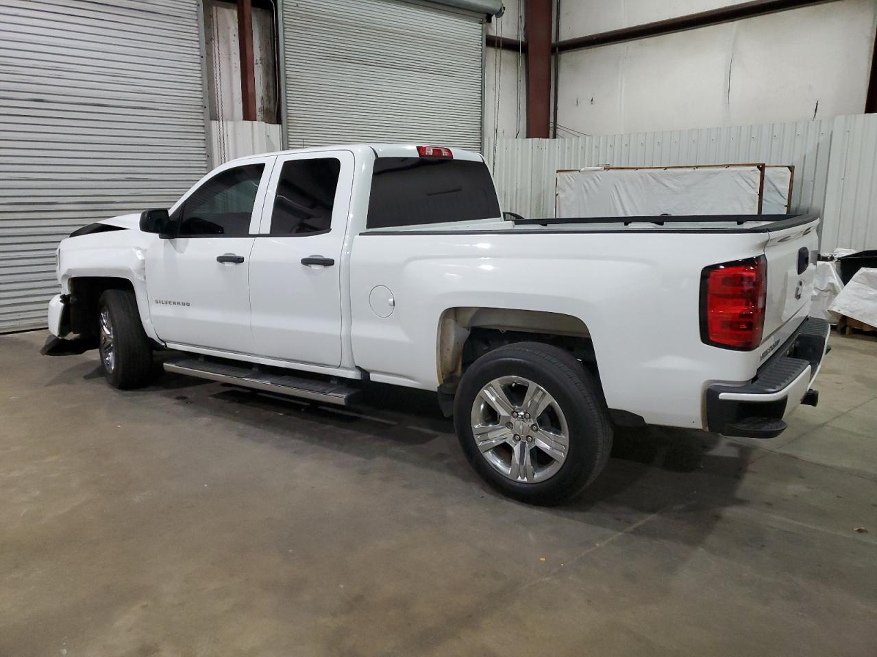 2017 CHEVROLET SILVERADO C1500 CUSTOM photo 2