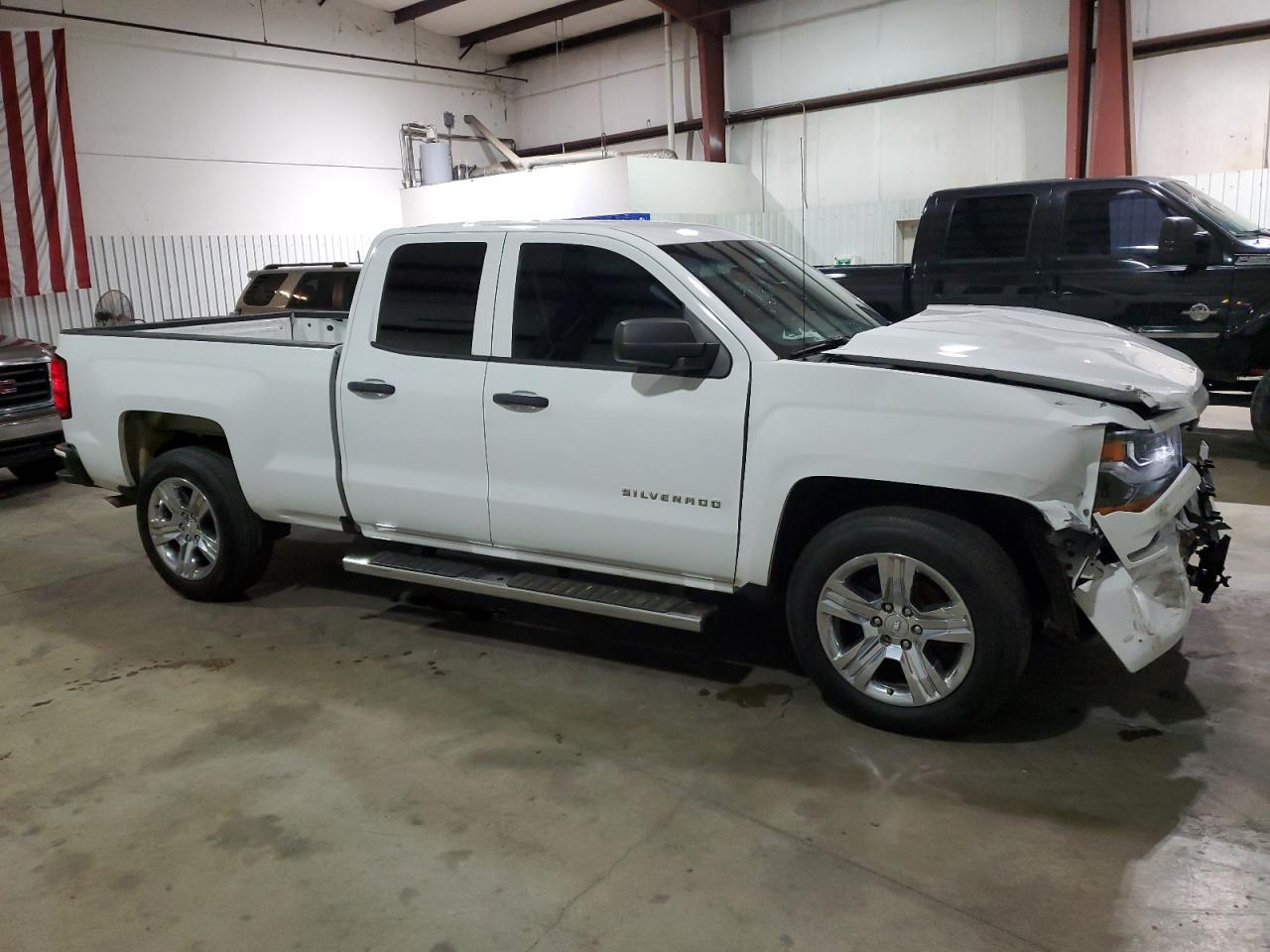 2017 CHEVROLET SILVERADO C1500 CUSTOM photo 4