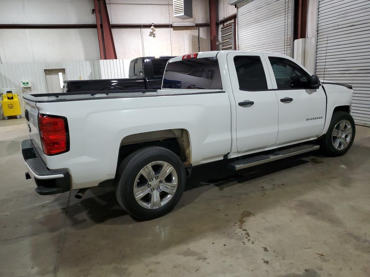 2017 CHEVROLET SILVERADO C1500 CUSTOM photo 3
