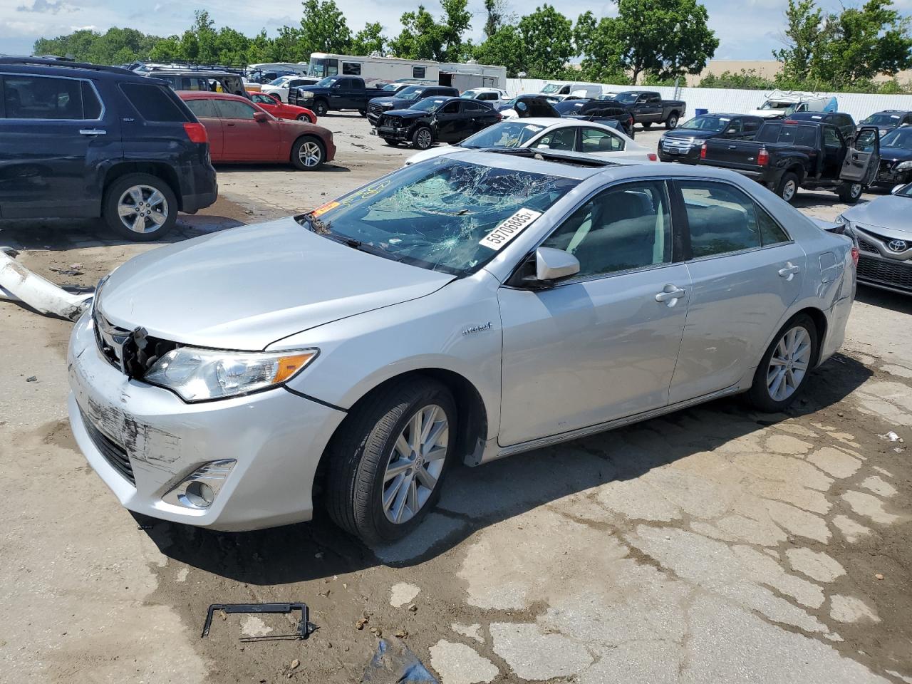 2014 TOYOTA CAMRY