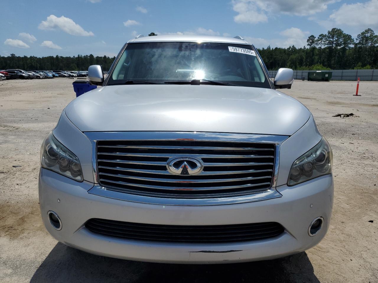2013 INFINITI QX56 photo 9