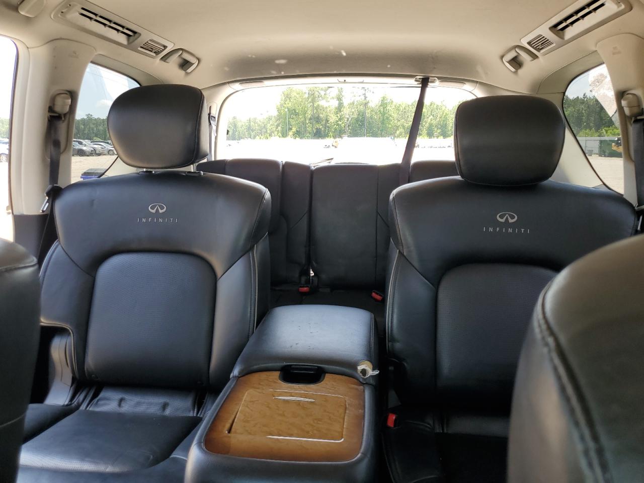2013 INFINITI QX56 photo 19